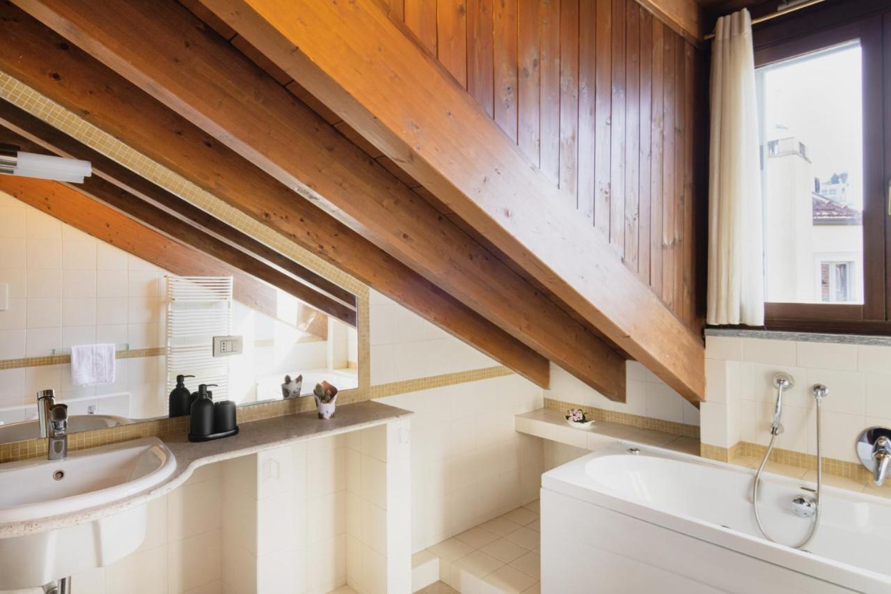 Easylife - Esclusivo Attico In S Babila Apartment Milan Luaran gambar